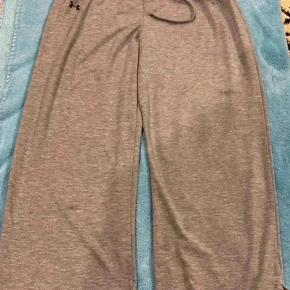 Ladies Under Armour capri length sweat pants - Picture 4 of 11